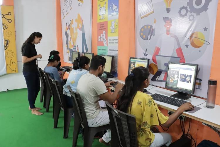 Digital marketing Institute In Amravati Practical Training Course