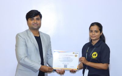 Successfully completed digital marketing course student certificate distribution (2)