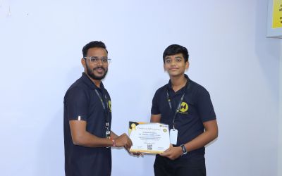 Successfully completed digital marketing course student certificate distribution (4)