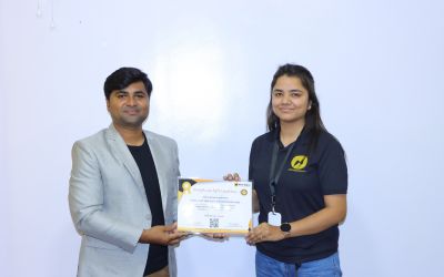 Successfully completed digital marketing course student certificate distribution (7)